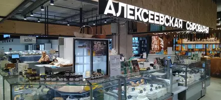 Оформление двух точек продаж «Алексеевские Сыроварни»